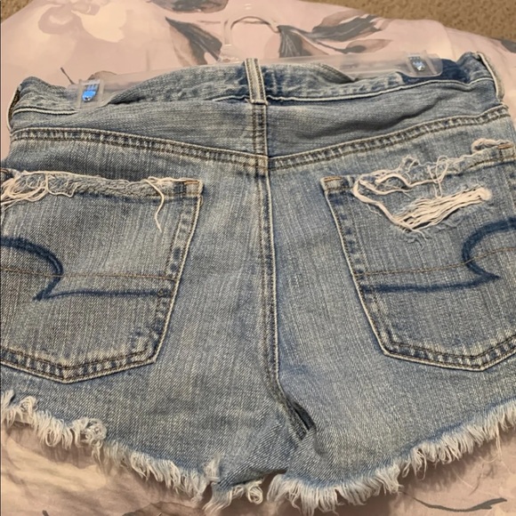 Jean High waisted Shorts - Picture 3 of 3